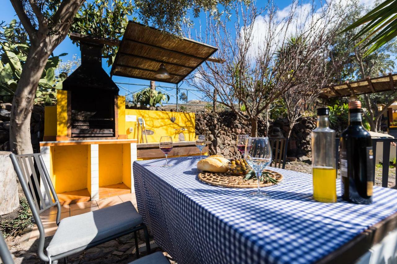 Bohemian Hideaway Finca - 2 Unique Houses With Shared Pool Santa Lucia Dış mekan fotoğraf