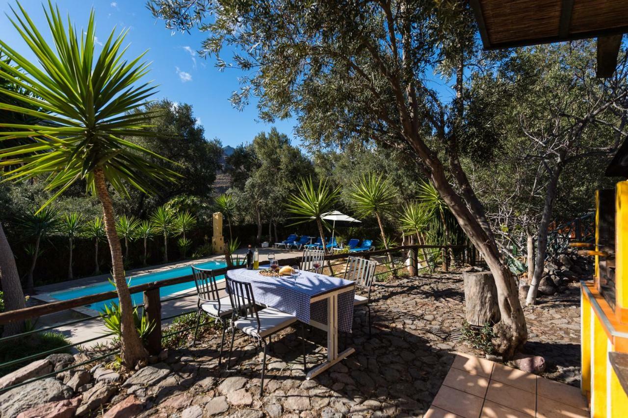 Bohemian Hideaway Finca - 2 Unique Houses With Shared Pool Santa Lucia Dış mekan fotoğraf