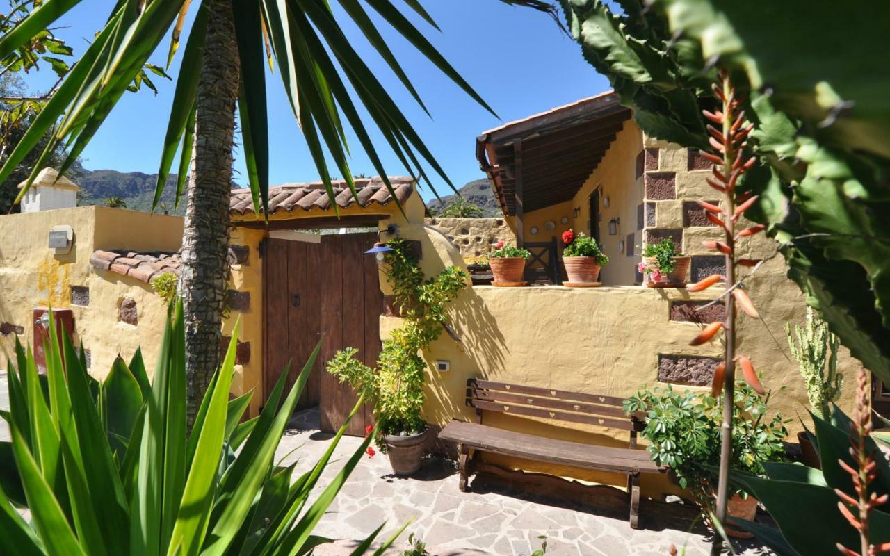 Bohemian Hideaway Finca - 2 Unique Houses With Shared Pool Santa Lucia Dış mekan fotoğraf